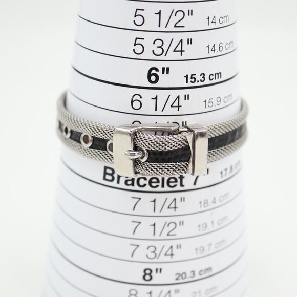 Vernier Womens Silver Tone Watch 18mm Slim Rectangle Mesh Strap with New Battery - Picture 5 of 16